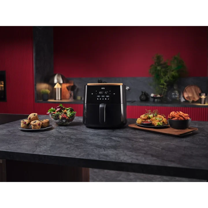 AEG - Heissluftfritteuse AAF7B 7000 / Fassungsvermögen: 6,8 l AAF7B Schwarz