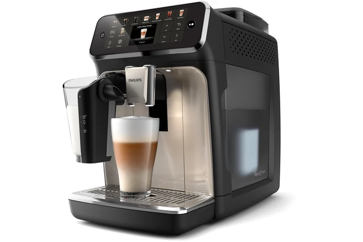 Philips - Serie 5500 Kaffeevollautomat – LatteGo Milchsystem, 20 heiße und kalte Kaffeespezialitäten, 40% leiser mit SilentBrew, QuickStart, Schwarz und Silber