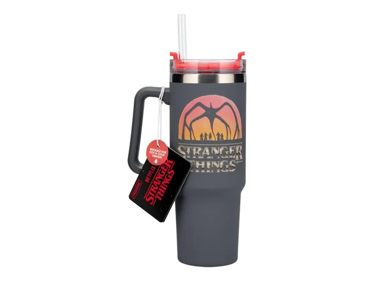 Paladone - Stranger Things 5 900ml Insulated Cup and Straw - Becher