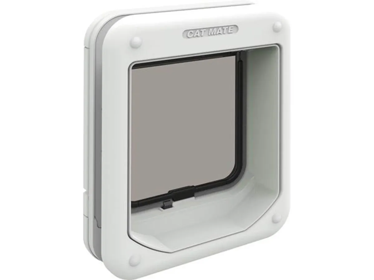 Petmate Rotary 4-Way Locking Cat Flap - White