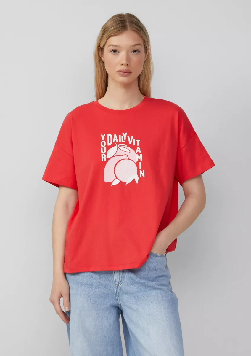 Baumwollshirt mit überschnittener Schulter und Frontprint