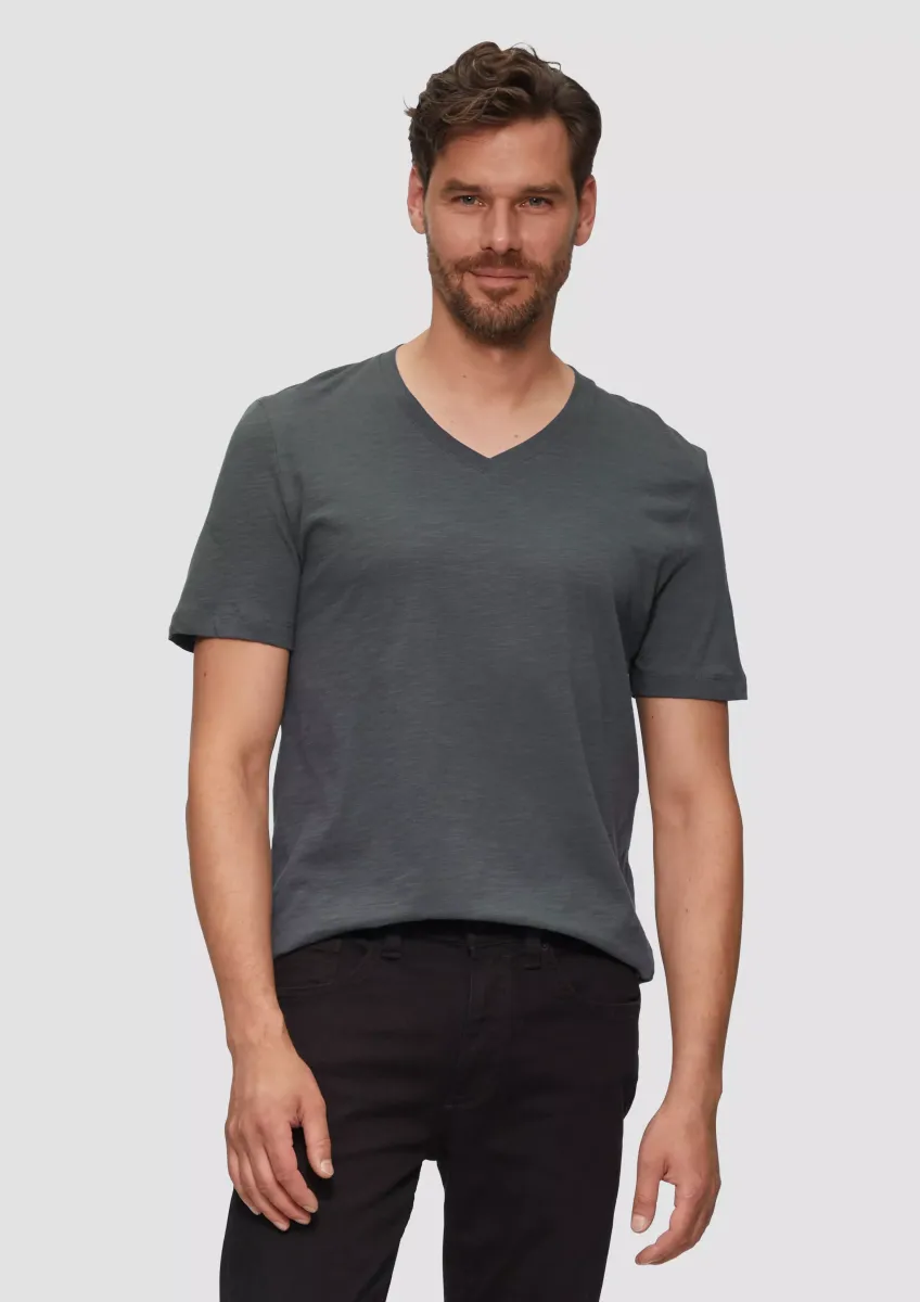 Baumwollshirt mit V-Ausschnitt und Flammgarnstruktur