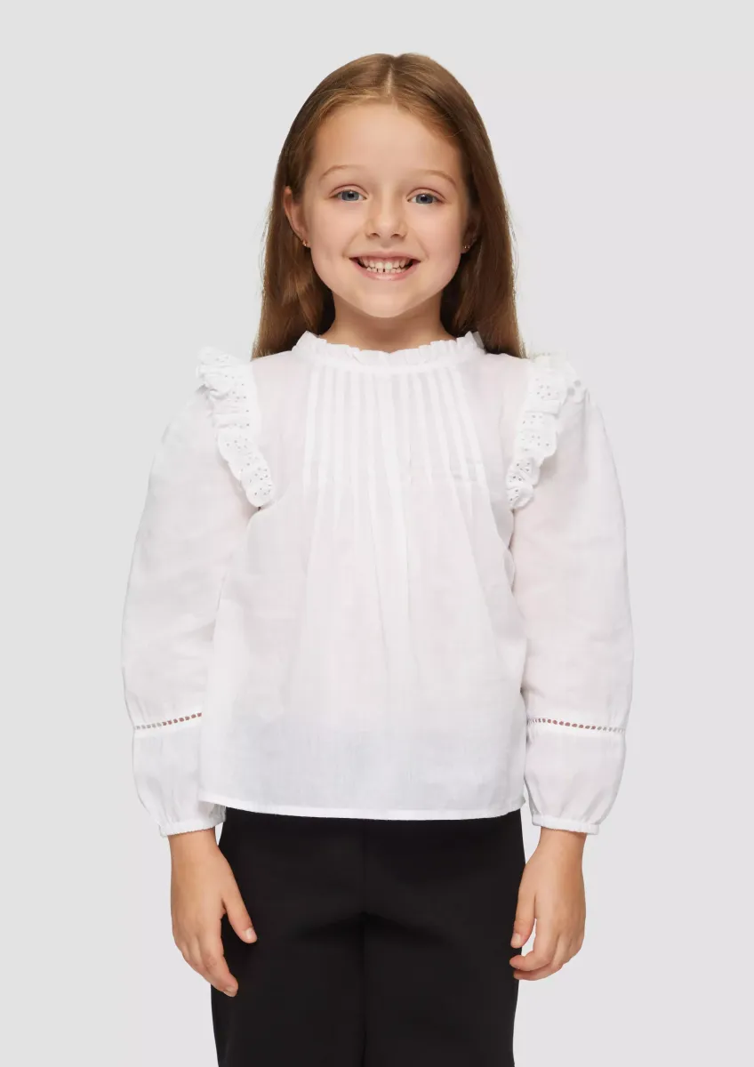 Bluse mit Lochstickerei und Rüschen