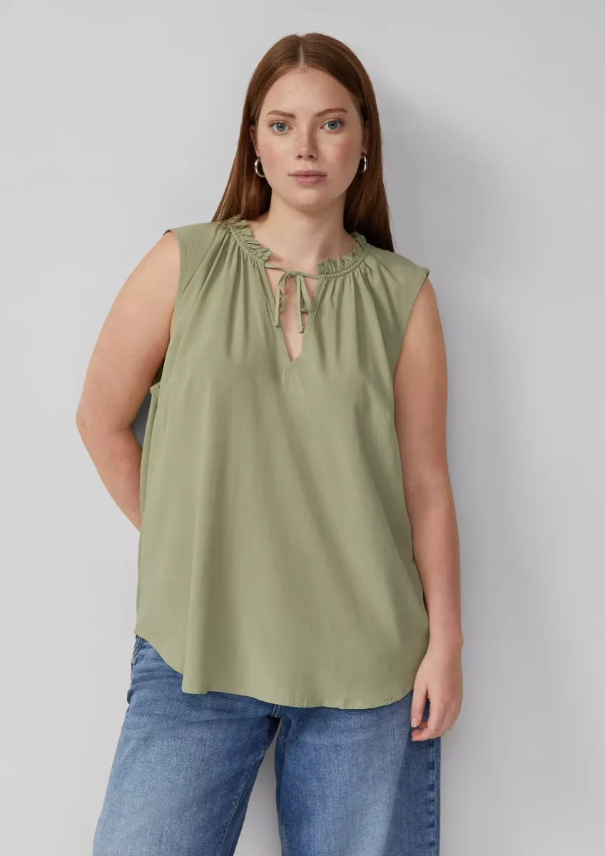 Blusentop mit Rüschenkragen