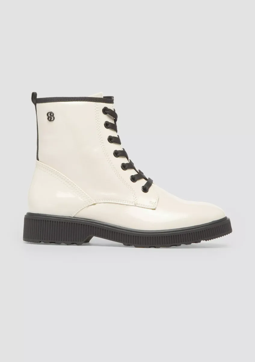 Boots in Lackleder-Optik
