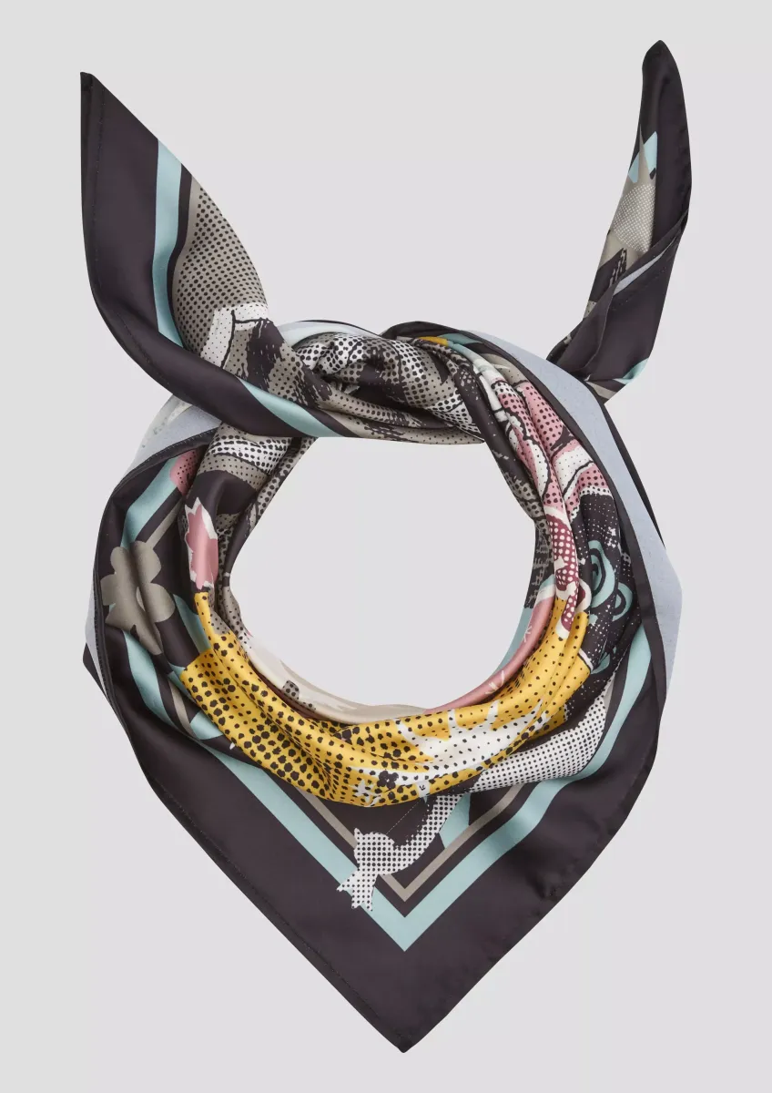 Bunt gemustertes Satintuch