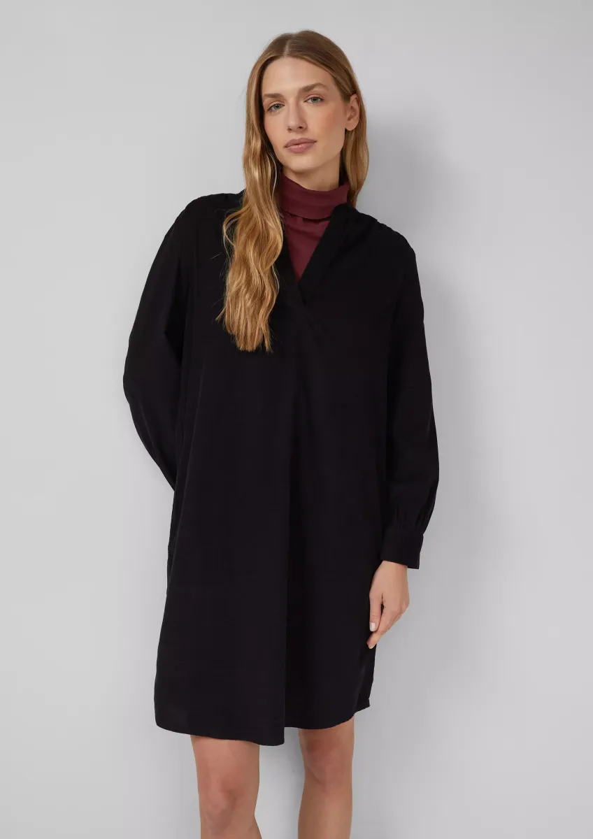 Feincord-Kleid mit seitlichen Eingrifftaschen
