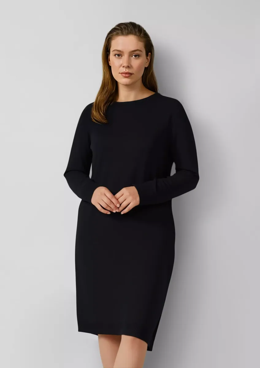 Feinstrickkleid mit Ripp-Detail am Arm