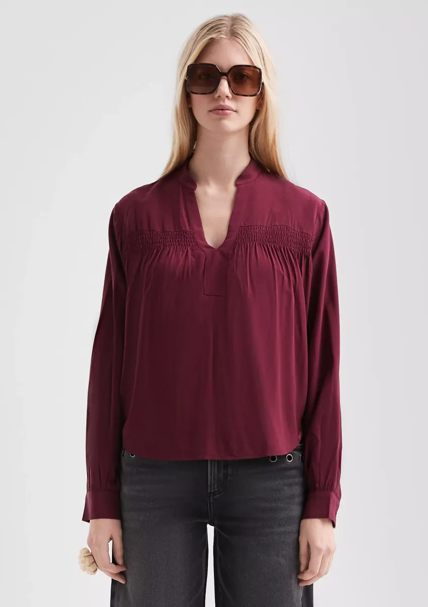 Feminine Bluse aus Viskose mit Smock-Detail