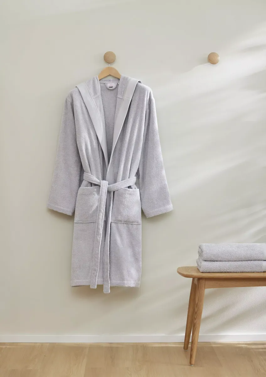 Frotteebademantel mit Kapuze