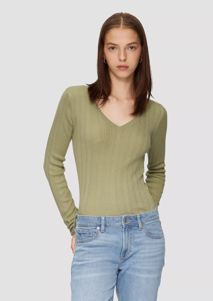 Gerippter Feinstrickpullover aus Viskosemix
