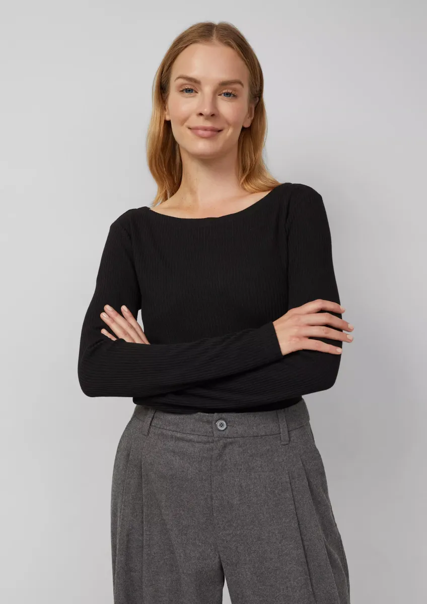 Geripptes Langarmshirt mit Knopf-Detail am Arm