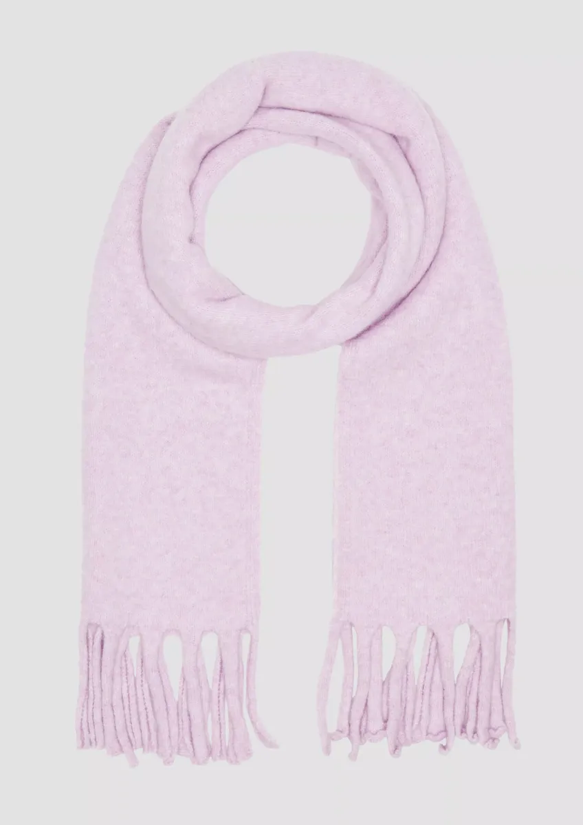 Gestrickter Schal mit Fransen