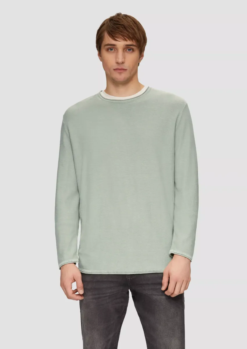Gewaschener Feinstrickpullover mit Rollkante