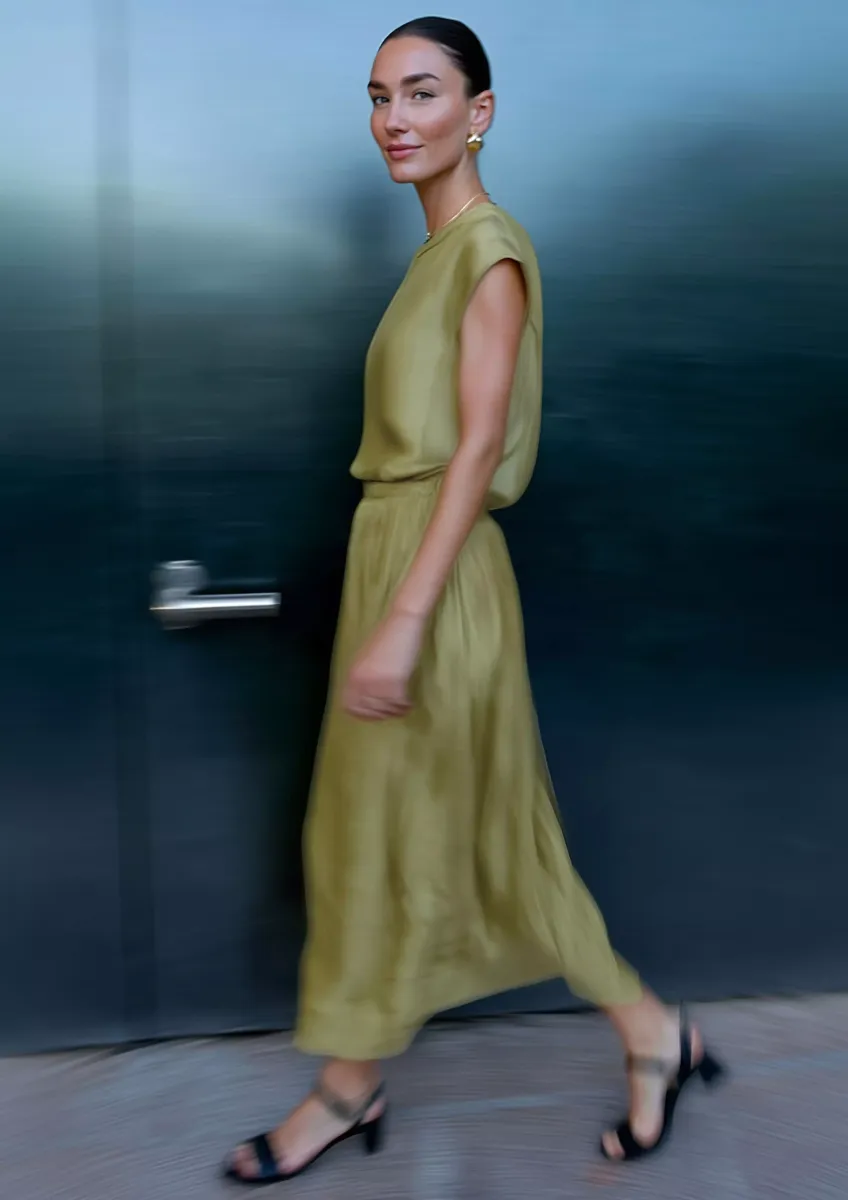 Glänzender Midirock mit Elastikbund