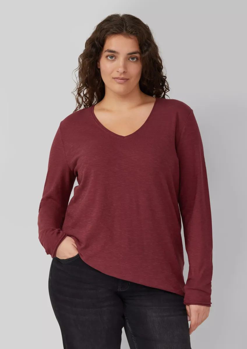 Jersey-Shirt mit V-Ausschnitt und Rollsaum