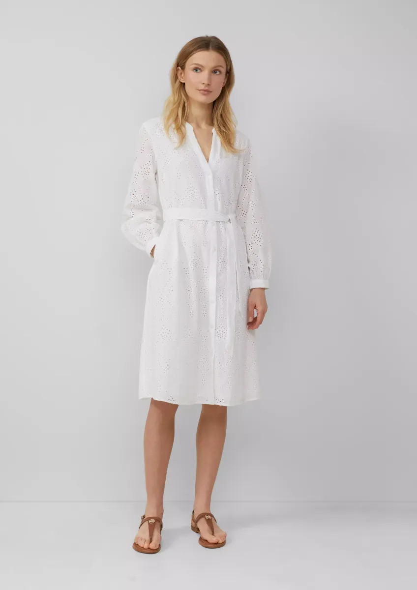 Kleid in A-Shape mit Lochstickerei und Eingrifftaschen