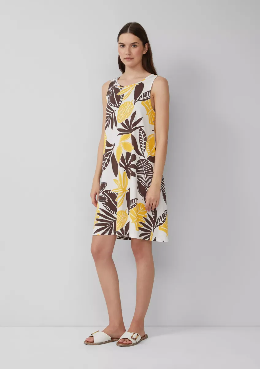 Kurzes Kleid mit Cut-out-Detail