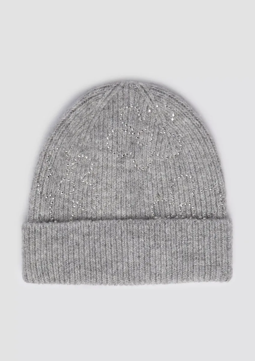 Kuschelige Strickmütze mit Blüten aus Schmucksteinen