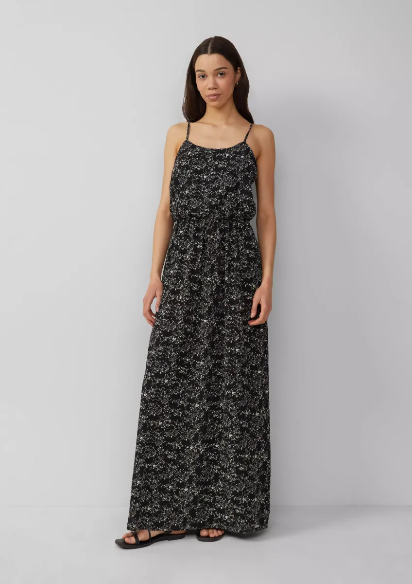 Langes Kleid mit Spaghettiträgern