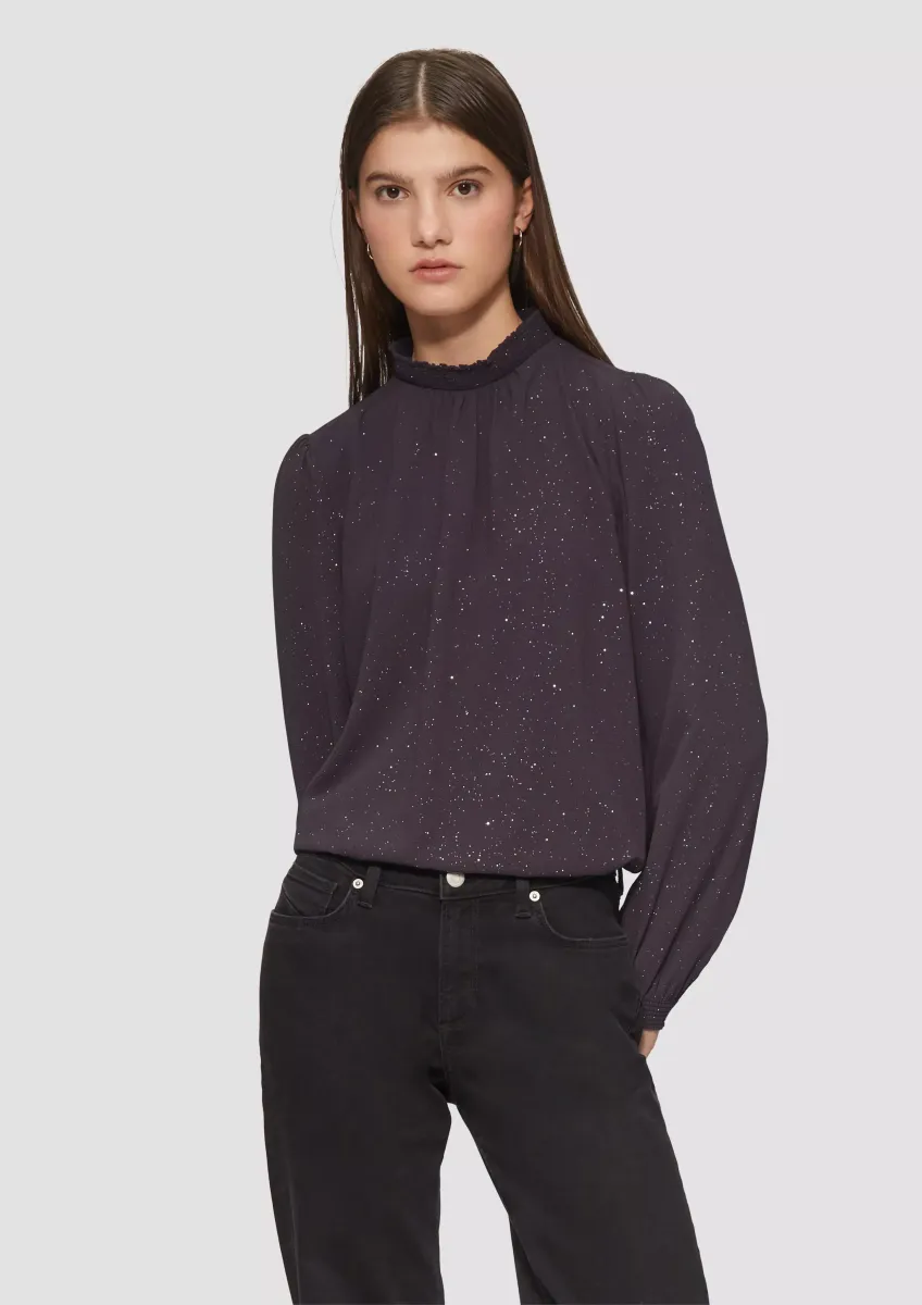 Leicht strukturierte Bluse mit gemocktem Stehkragen