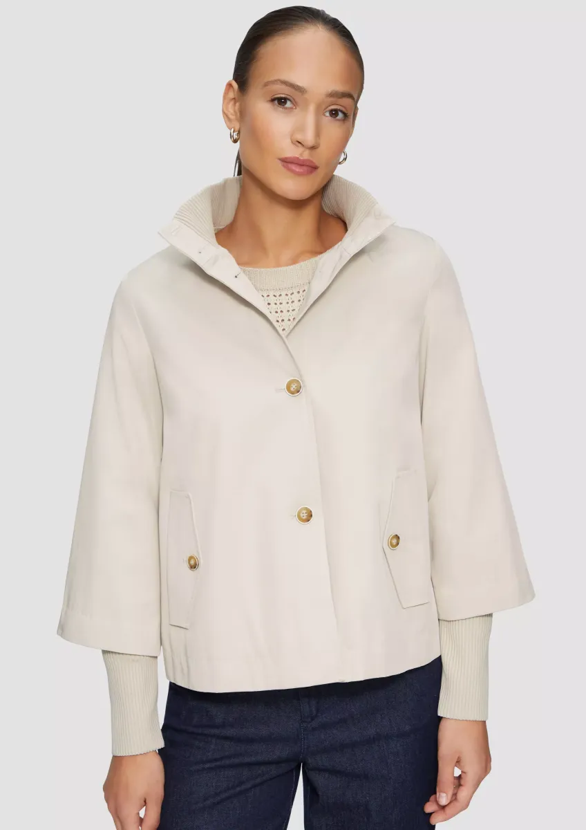 Leichte Übergangsjacke in A-Linie mit Strickbündchen