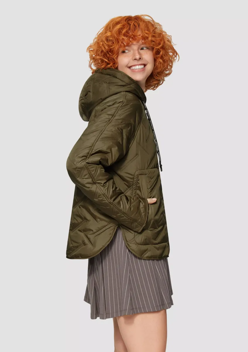 Leichte Steppjacke mit Kapuze