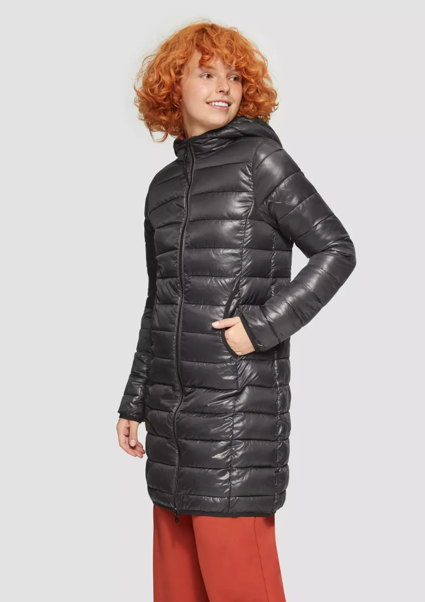 Leichter Steppmantel mit Kapuze