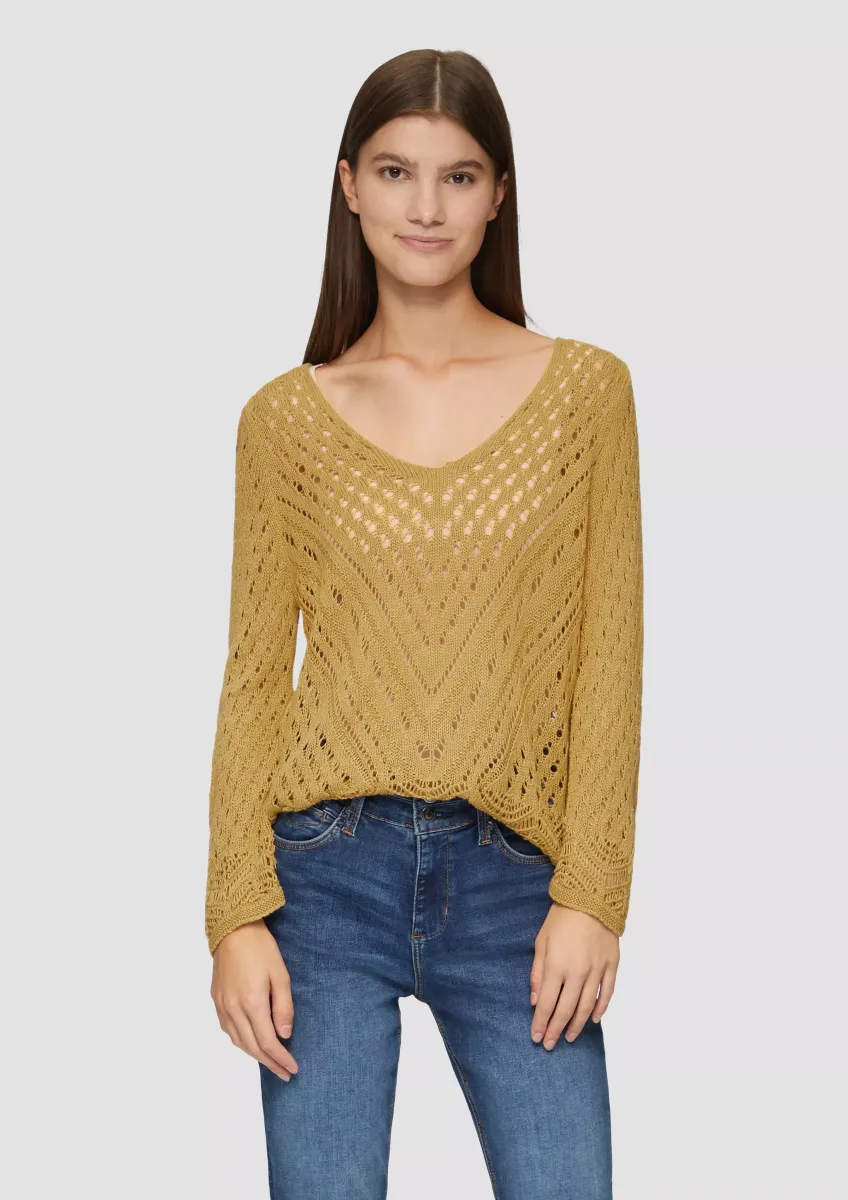 Leichter Strickpullover in Ajour-Muster