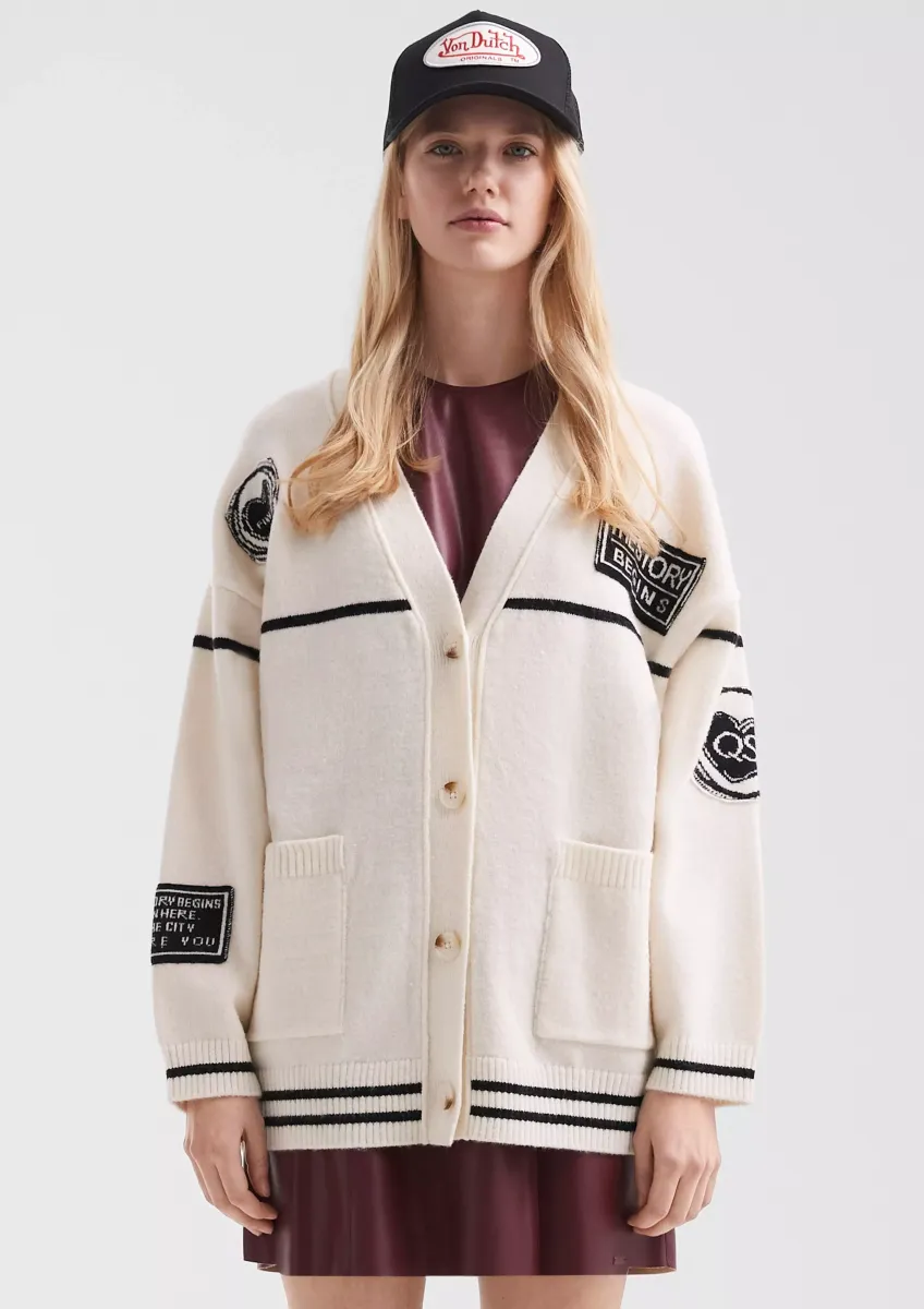 Lässige Oversize-Strickjacke mit Patches