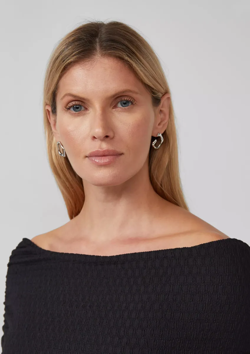 Ohrstecker in asymmetrischem Design