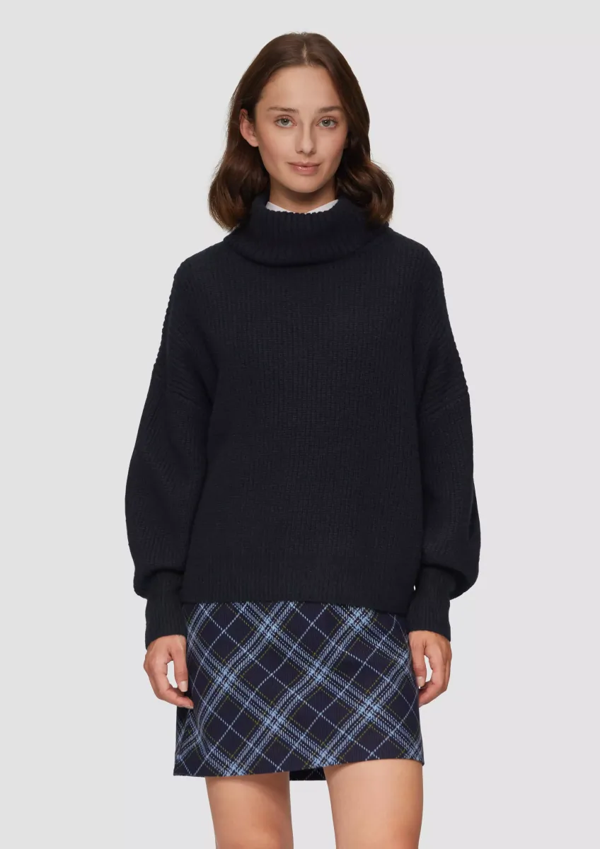 Oversized Rollkragenpullover mit weiten Ärmeln