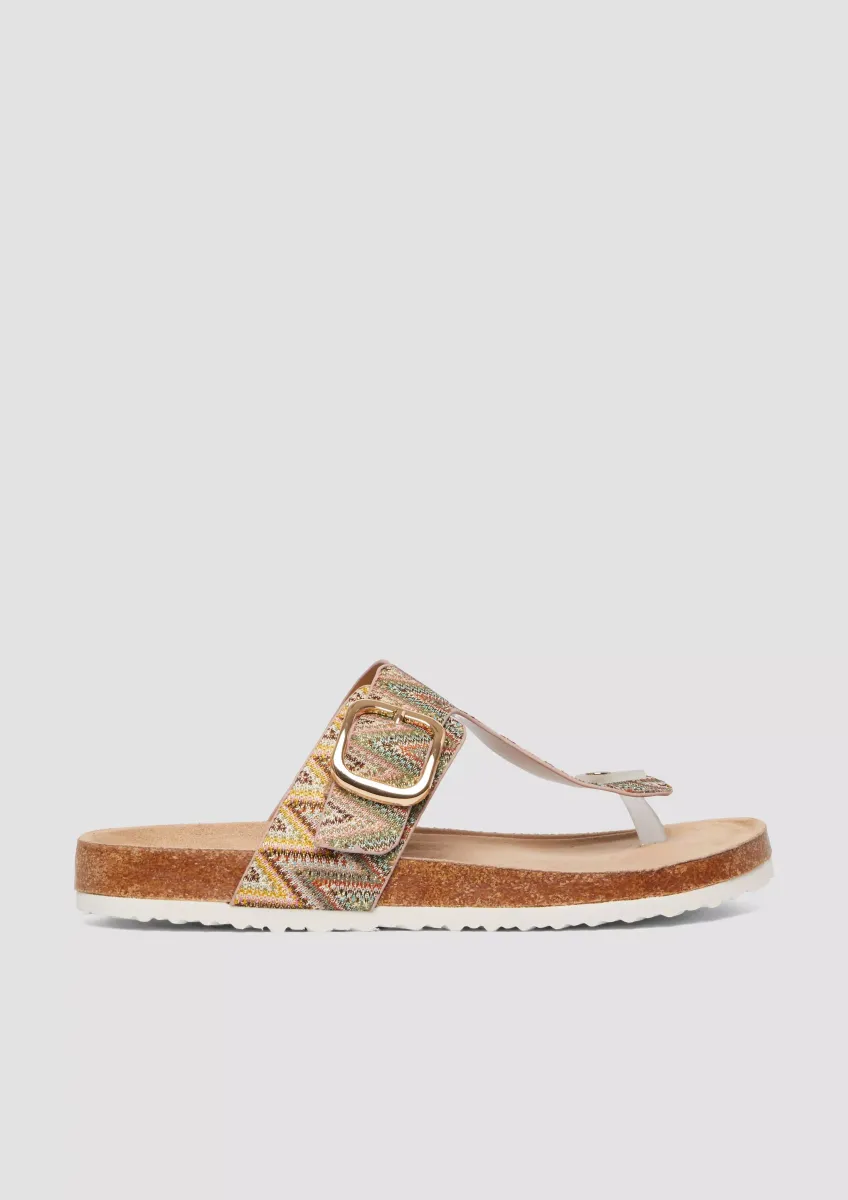 Pantoletten mit Dornschließen-Detail