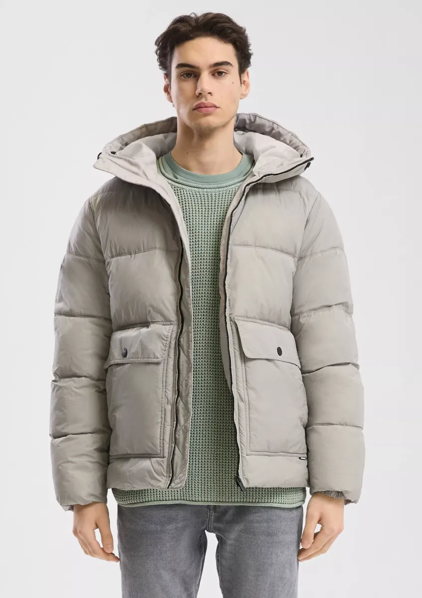 Pufferjacke in Crinkle-Nylon mit Waschoptik