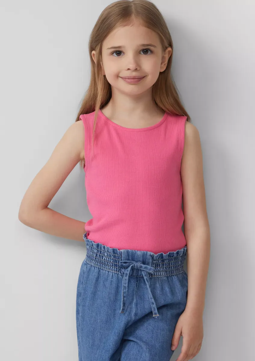 Ripp-Top mit Cut-out am Rücken