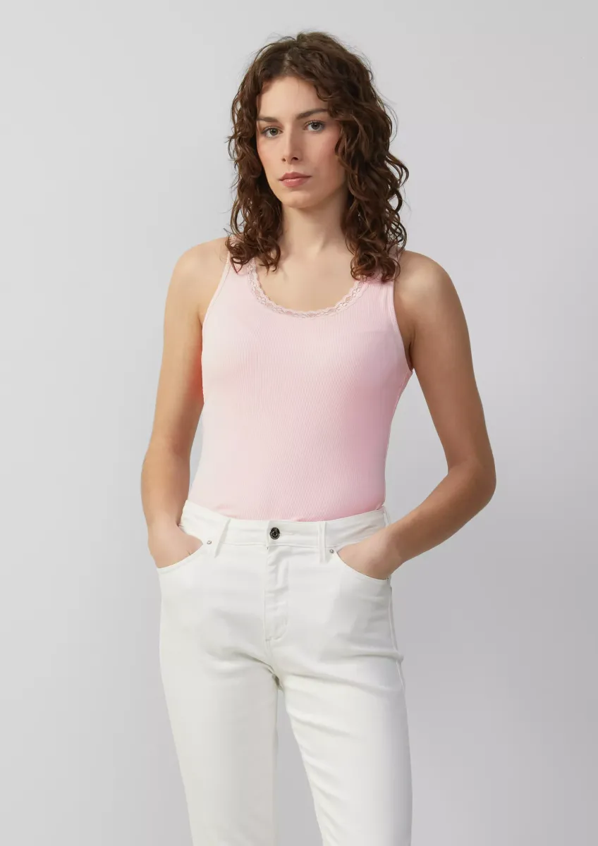 Ripptop mit Spitze am Ausschitt