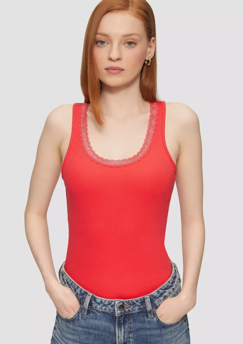 Ripptop mit Spitze am Ausschitt