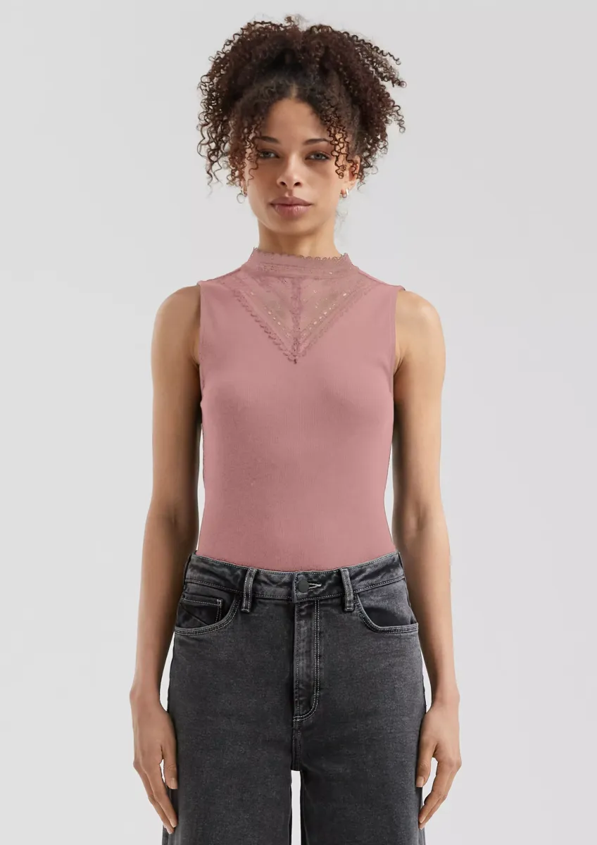 Ripptop mit Spitzeneinsatz