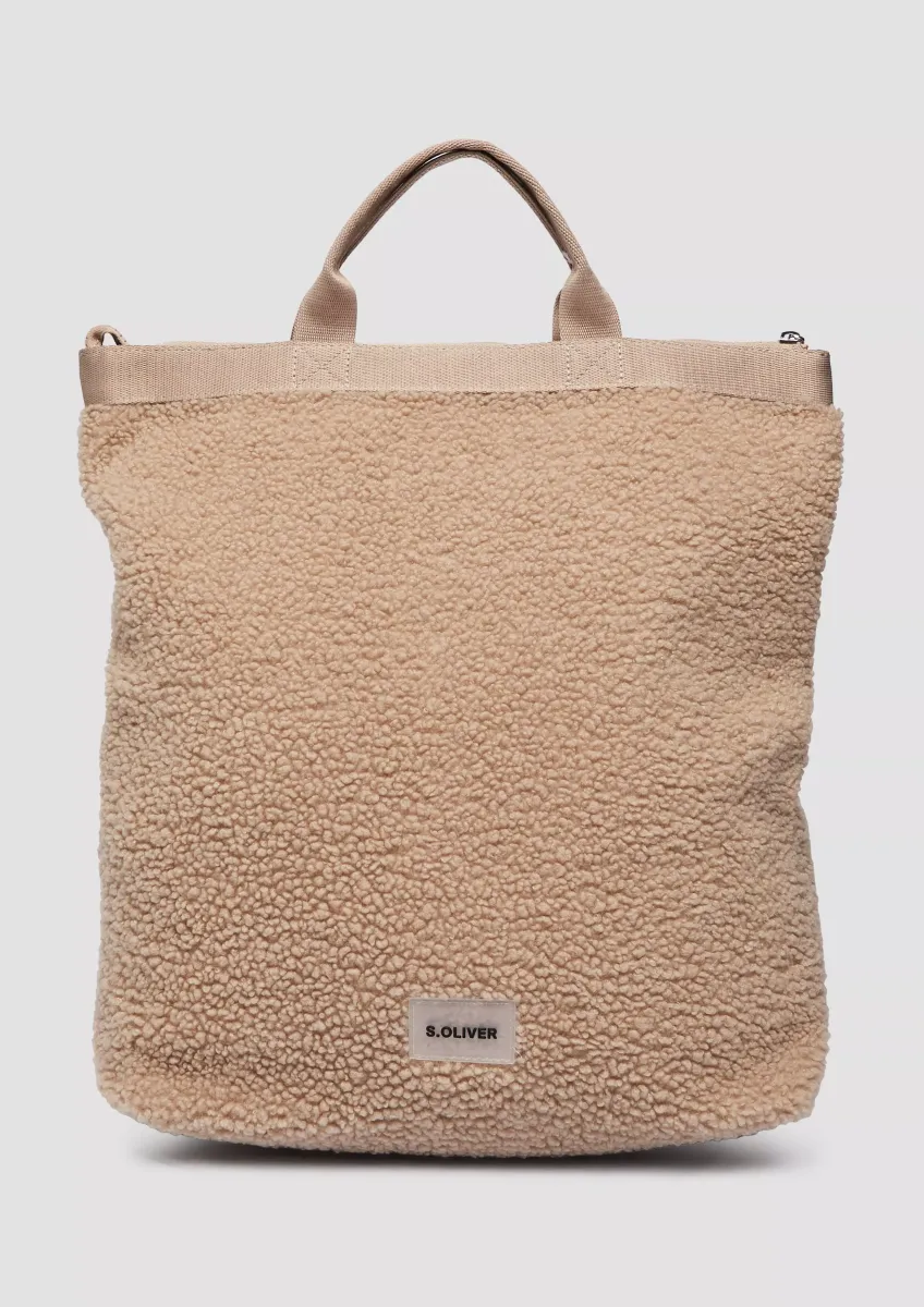 Rucksack aus Teddyplüsch mit Logo-Patch