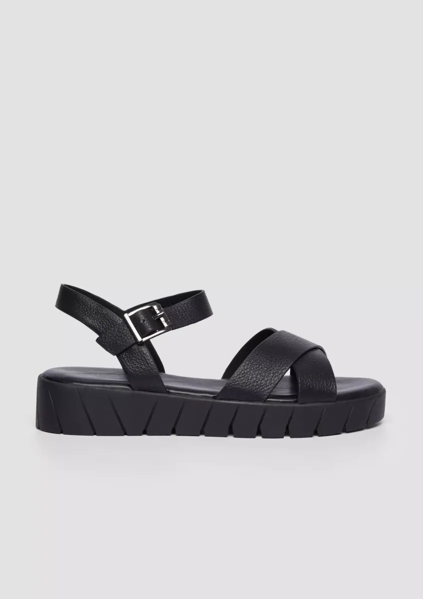Sandale in Leder-Optik mit Plateauabsatz