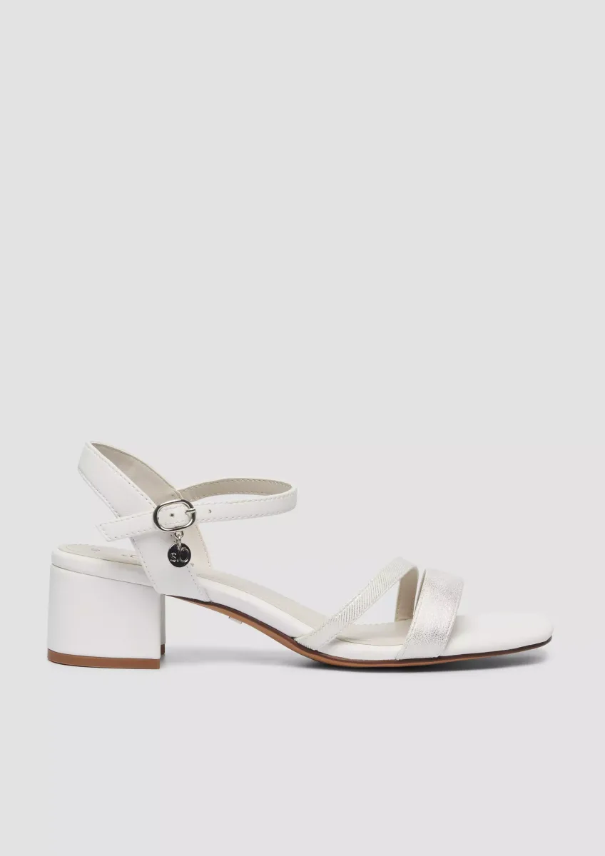 Sandalen mit Logo-Detail und Blockabsatz