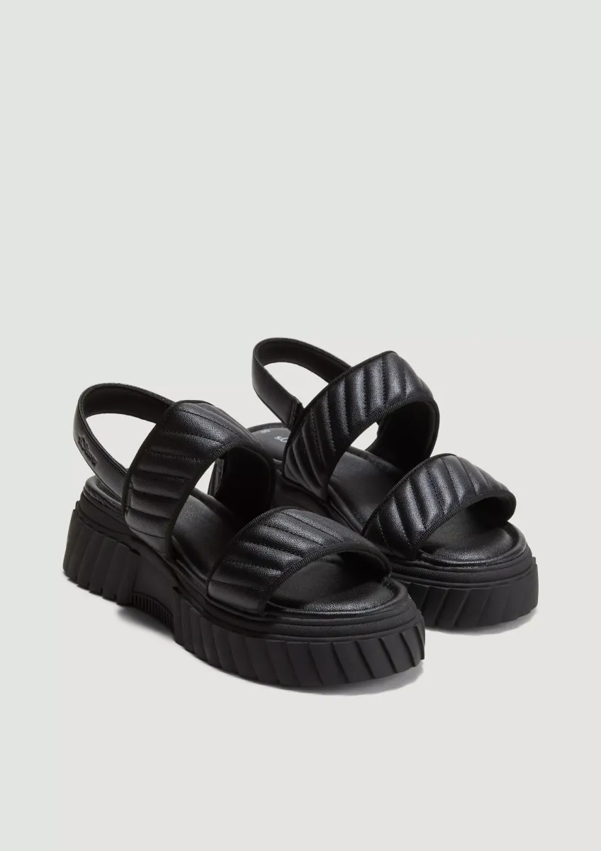 Sandalen mit Steppung