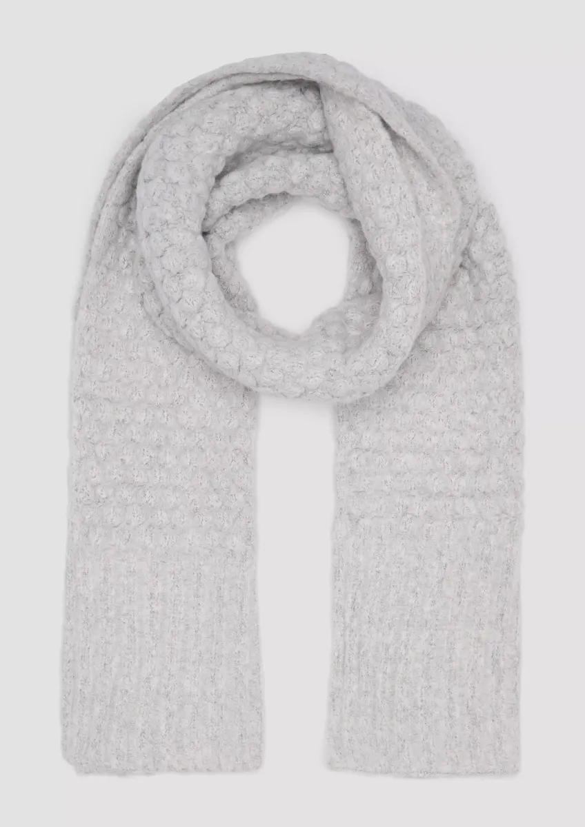 Schal mit Musterstruktur