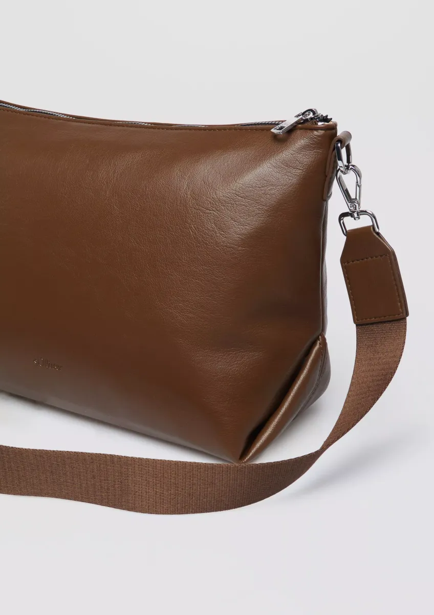 Schultertasche aus Lederimitat mit Logoprägung und abnehmbarem Schulterriemen