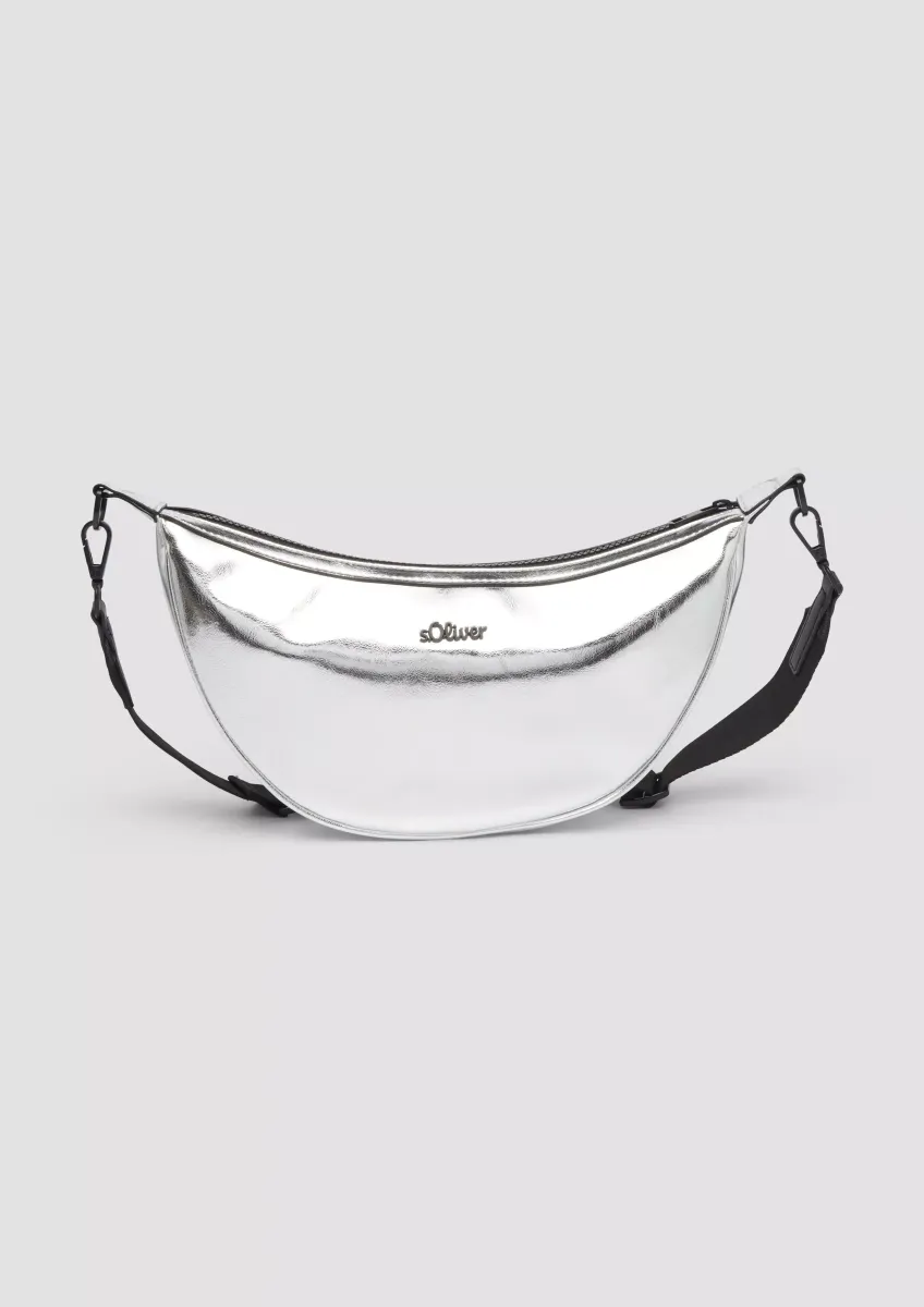 Schultertasche in Metallic-Optik