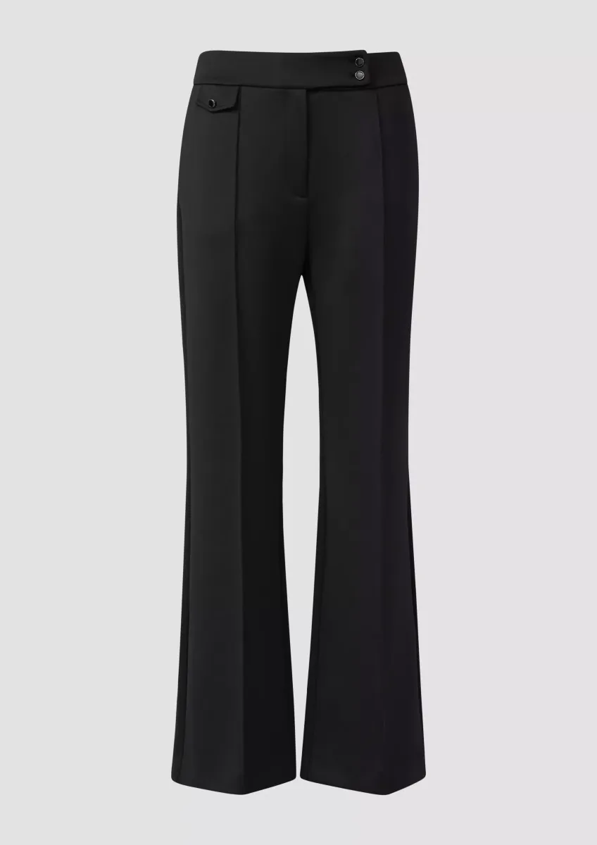 Scuba-Hose mit Biesen und Zierknöpfen