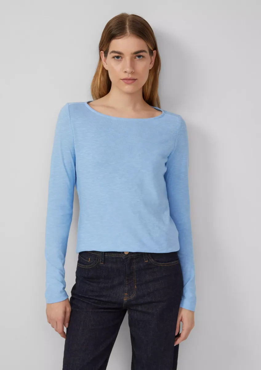 Slim-Fit-Longsleeve aus Baumwollslub mit U-Boot-Ausschnitt