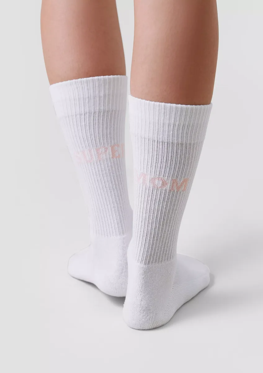 Socken mit Schriftzug