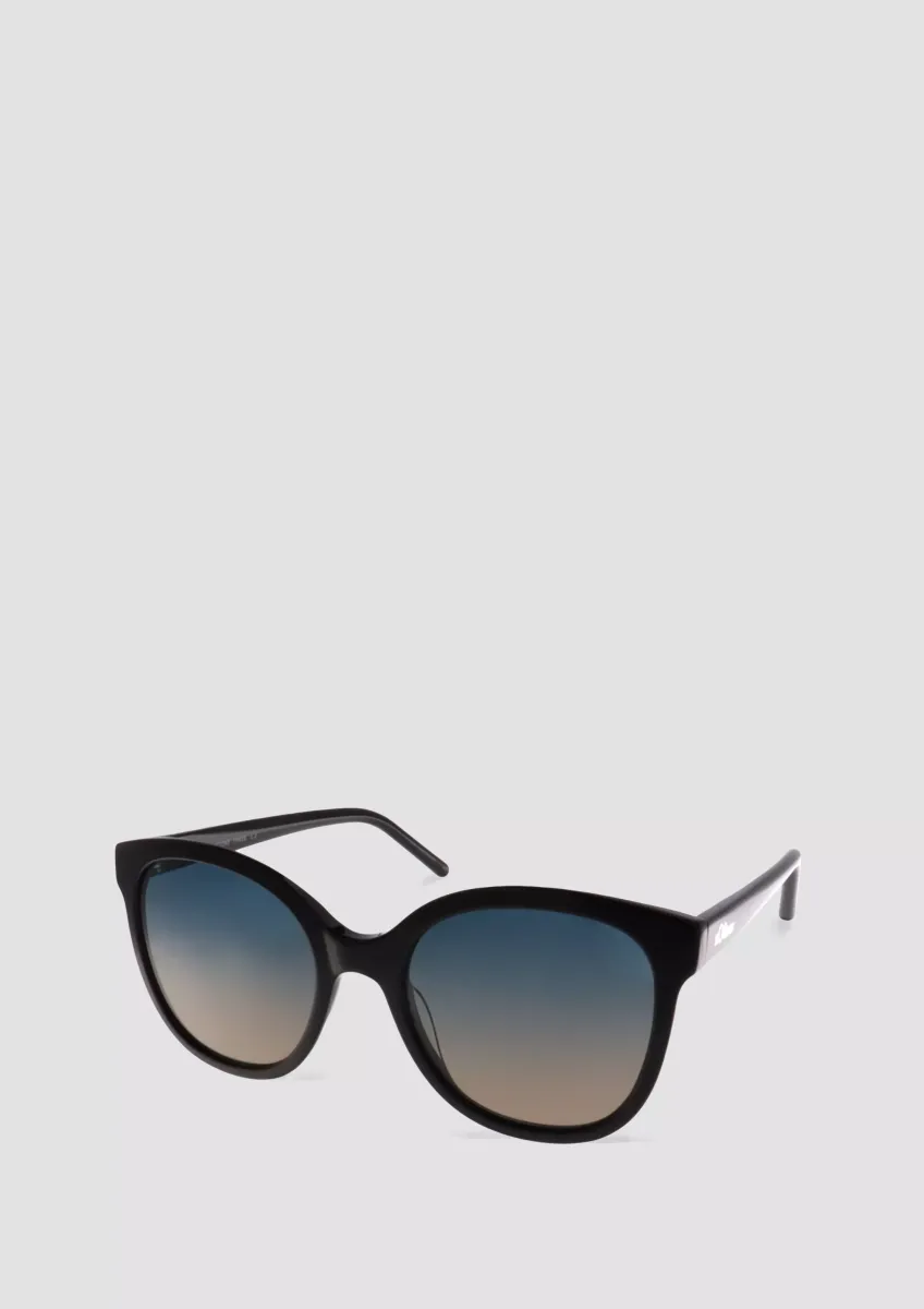 Sonnenbrille mit klassischem Rahmen