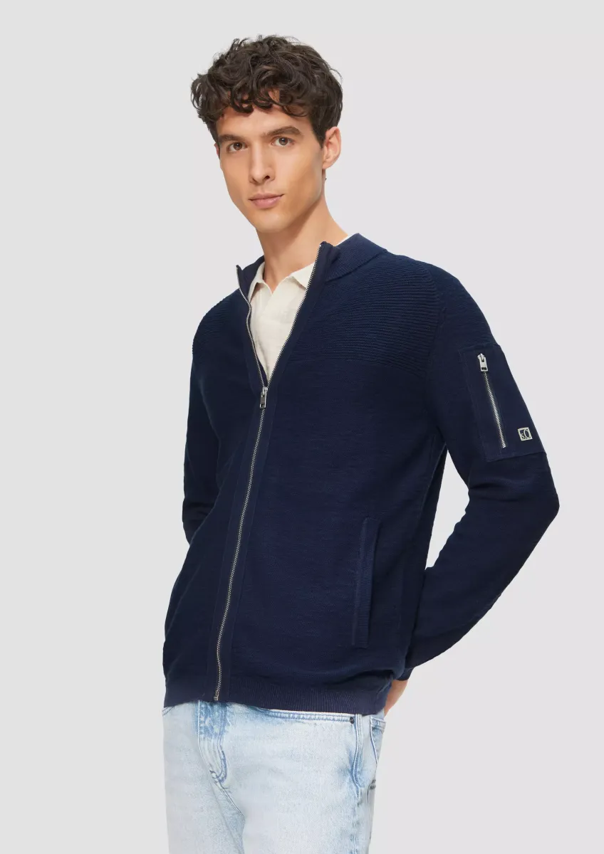 Strickjacke mit Flammgarnstruktur und Stehkragen